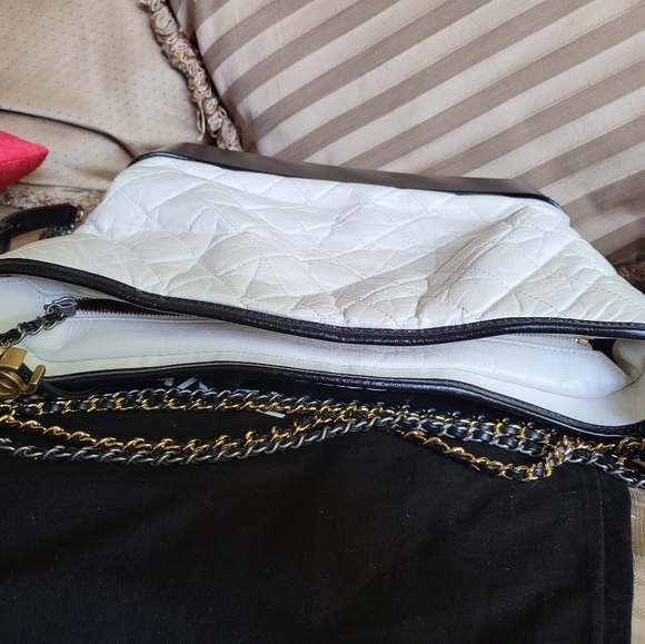 Chanel gabrielle hobo crossbody - Picture 9 of 10